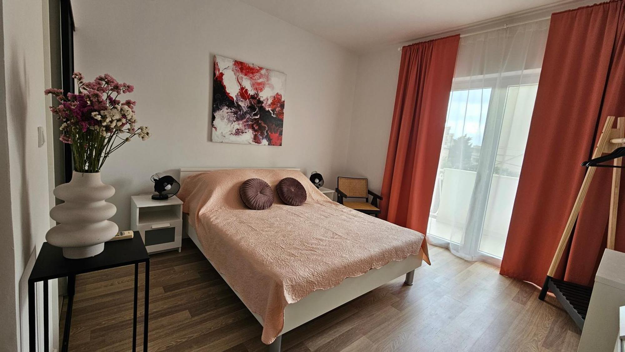 Apartament And Dona *